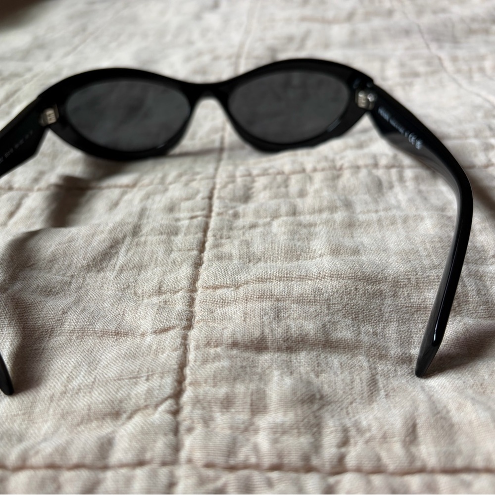 Prada Milano Sunglasses W/Case Black PR 26ZS 16K08Z Oval Cat Eye Made In Italy - Picture 4 of 11
